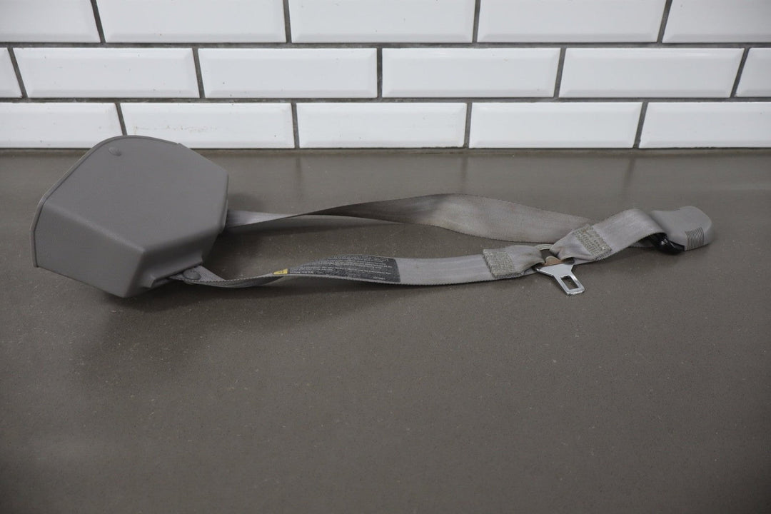 1997 GMC Suburban Right Front Seat Belt Grey 132 E20070RH