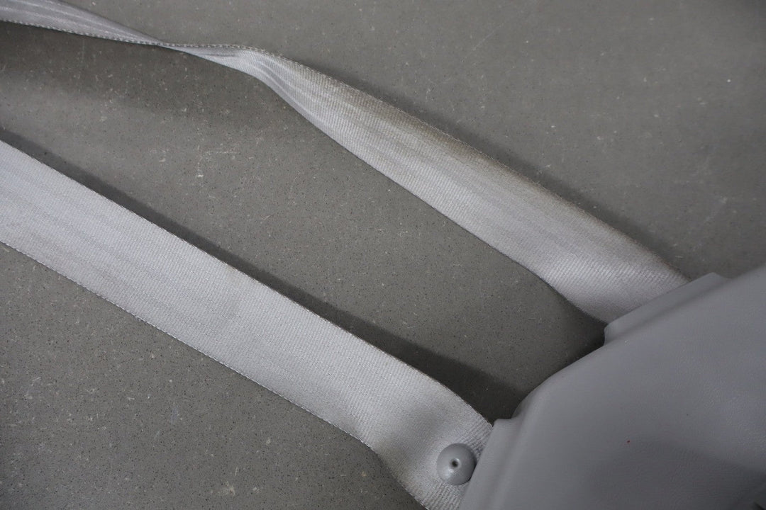 1997 GMC Suburban Right Front Seat Belt Grey 132 E20070RH