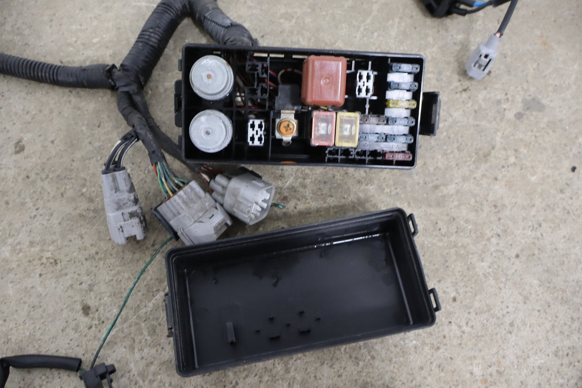 1997 Lexus LX450 J80 4.5LL Engine Fuse Box