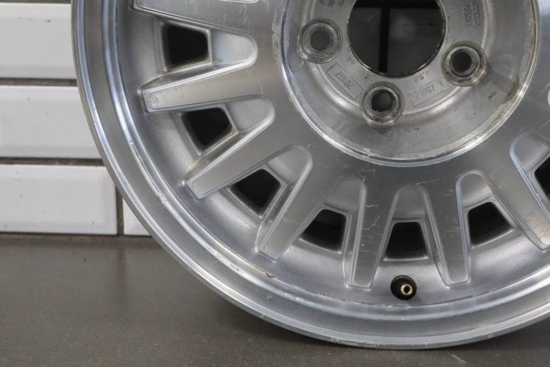 1997 Lincoln Town Car - 16x7 16 Spoke Aluminum Wheel - No Center Cap