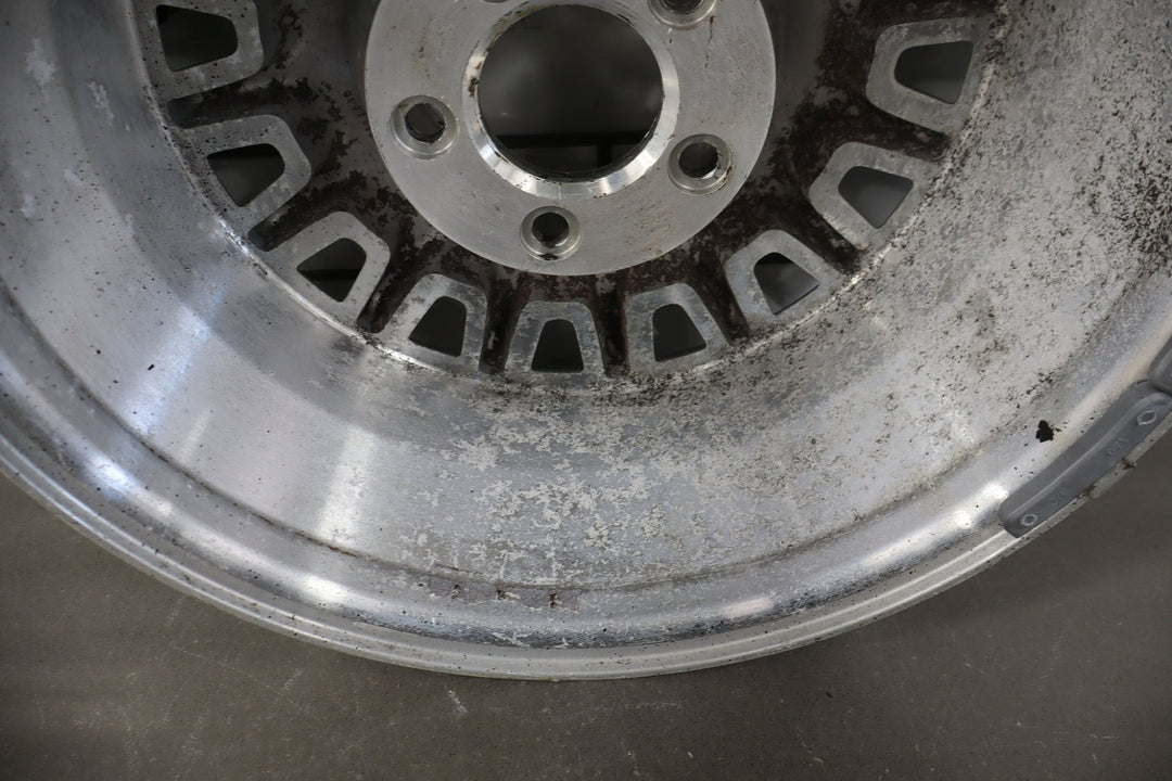 1997 Lincoln Town Car - 16x7 16 Spoke Aluminum Wheel - No Center Cap