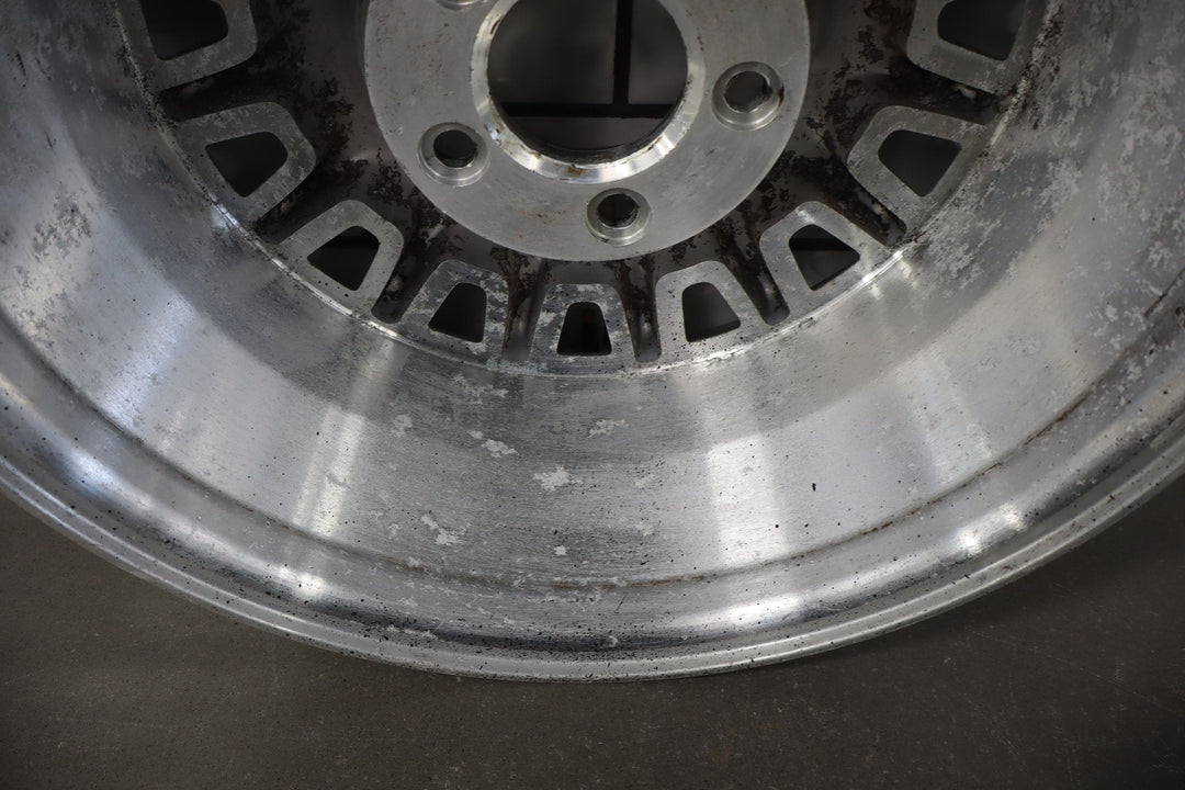 1997 Lincoln Town Car - 16x7 16 Spoke Aluminum Wheel - No Center Cap