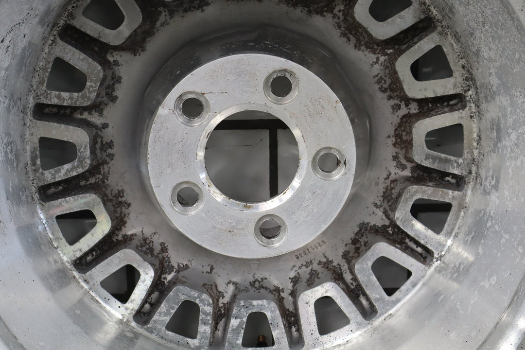 1997 Lincoln Town Car - 16x7 16 Spoke Aluminum Wheel - No Center Cap