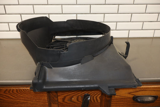 1997 Lincoln Town Car 4.6 Fan Shroud