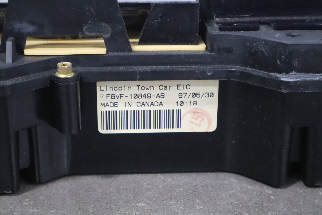 1997 Lincoln Town Car Signature Digital Speedometer Miles