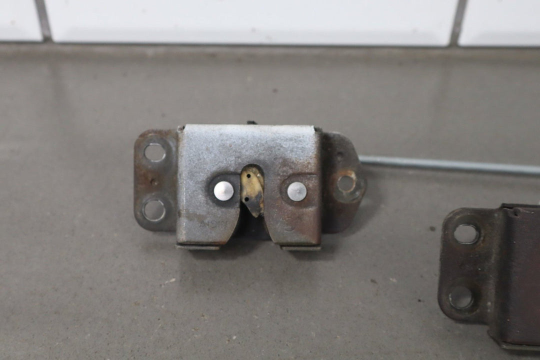 1997 Toyota Land Cruiser Lower Tailgate Latches W/Rods OEM