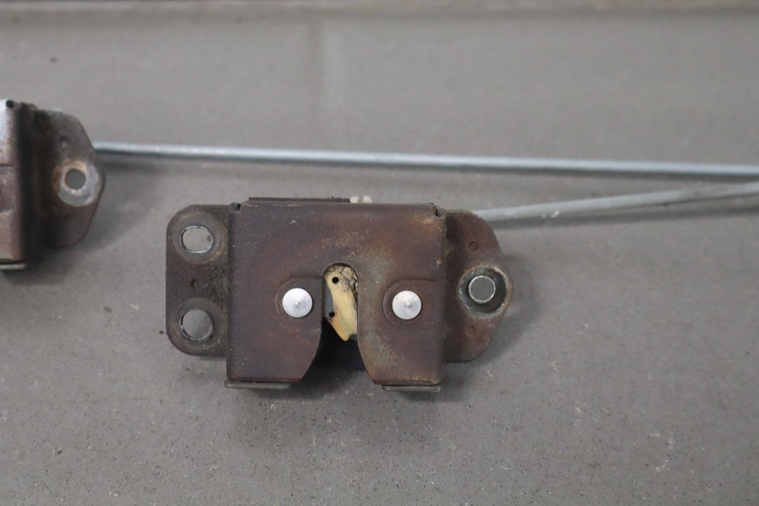 1997 Toyota Land Cruiser Lower Tailgate Latches W/Rods OEM