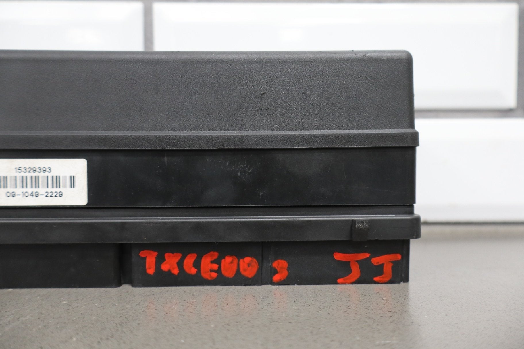 1998-1999 Chevrolet Corvette C5- Engine Fuse Box