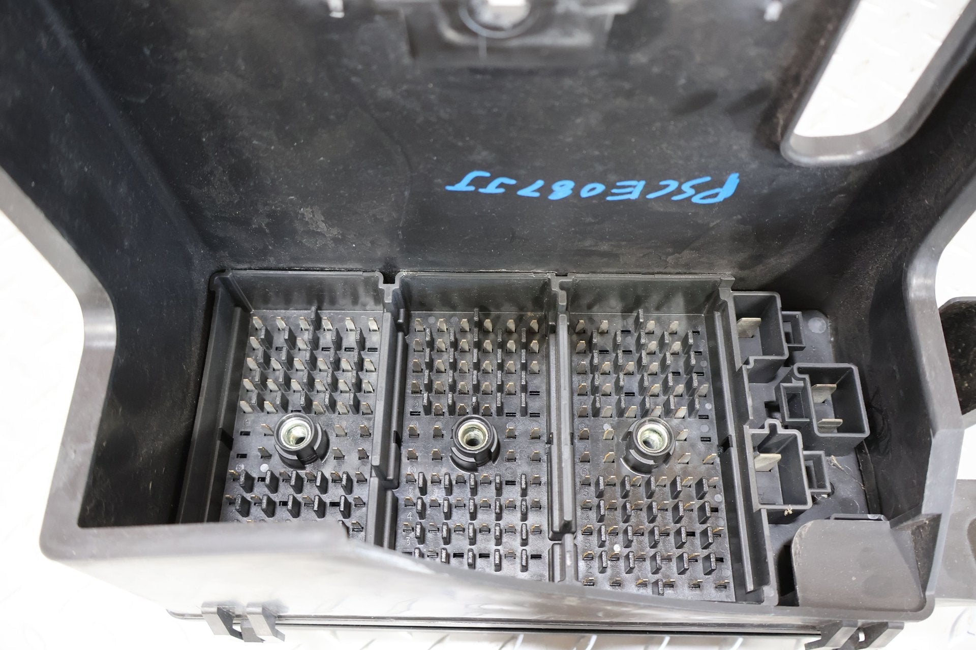 1998-1999 Chevrolet Corvette C5- Engine Fuse Box