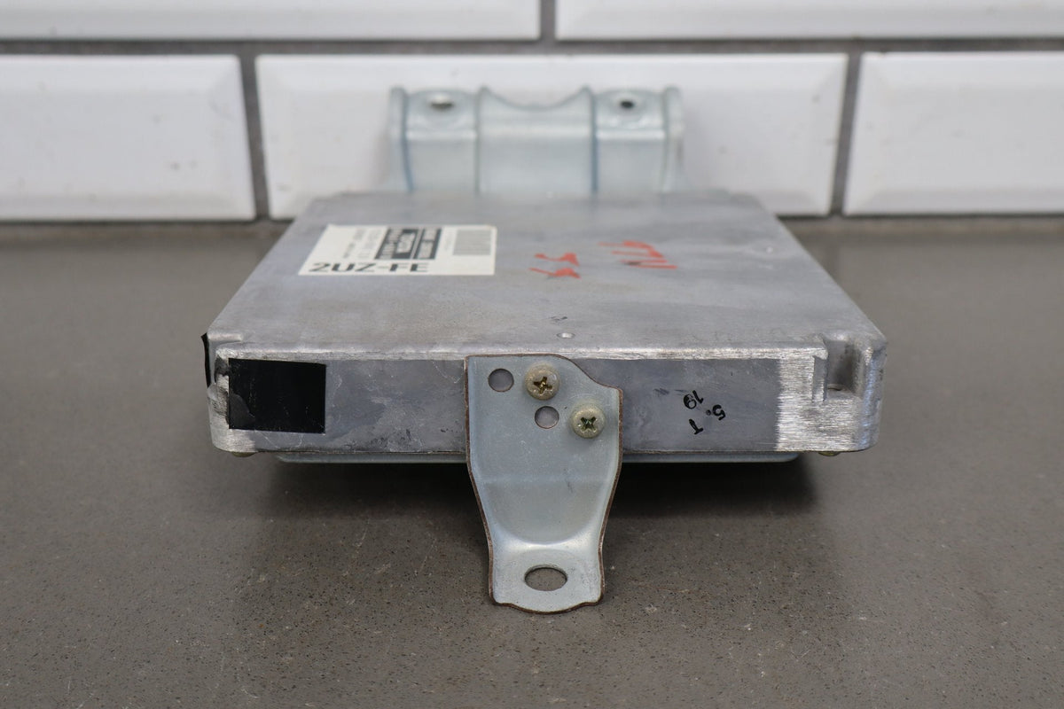 1998-1999 Lexus LX470 4.7L 2UZFE Engine Computer 8966160611