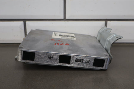 1998-1999 Lexus LX470 4.7L 2UZFE Engine Computer 8966160611
