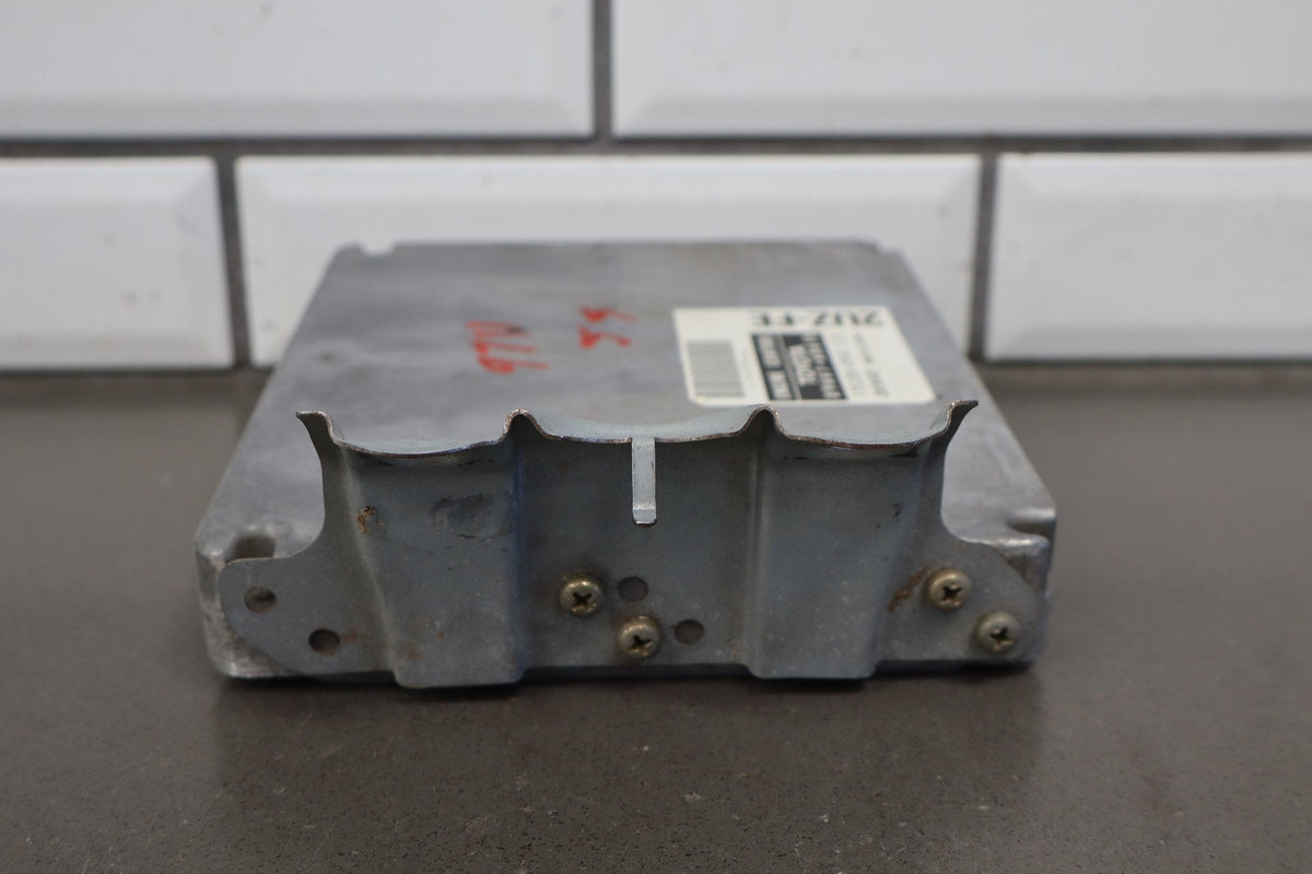 1998-1999 Lexus LX470 4.7L 2UZFE Engine Computer 8966160611