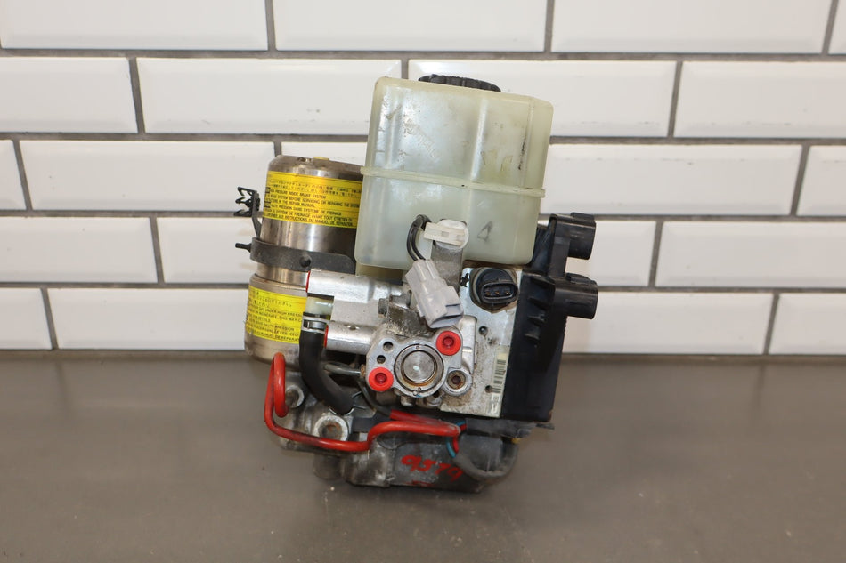 1998-1999 Toyota Land Cruiser Brake Booster 4707060010 OEM