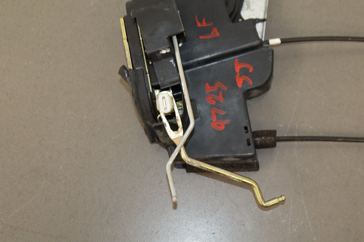 1998-2000 Toyota Land Cruiser/ Lexus LX470 J100 -LH Front Door Latch 69040-60081