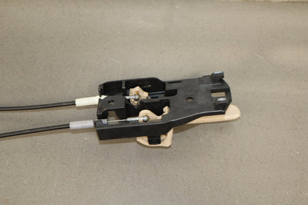 1998-2000 Toyota Land Cruiser/ Lexus LX470 J100 -LH Front Door Latch 69040-60081