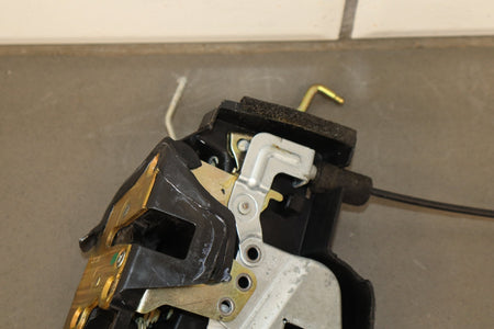 1998-2000 Toyota Land Cruiser/ Lexus LX470 J100 -LH Front Door Latch 69040-60081