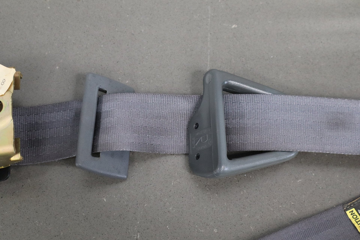 1998-2002 Chevrolet Camaro Coupe Passenger Right Front Seat Belt Gray 14B