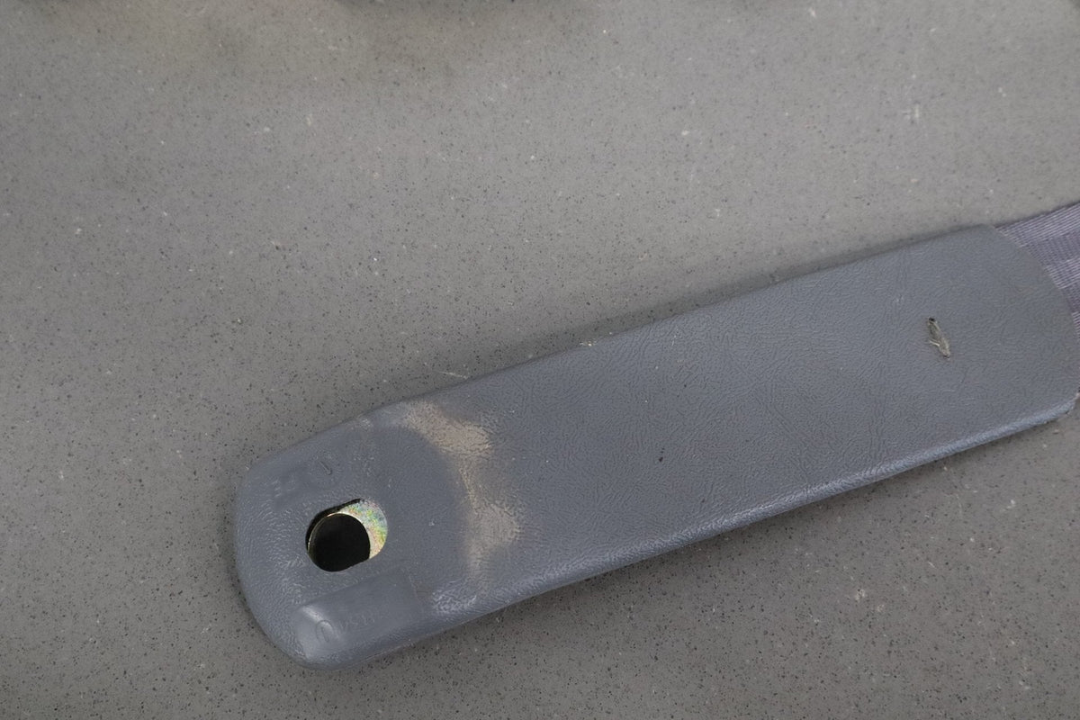1998-2002 Chevrolet Camaro Coupe Passenger Right Front Seat Belt Gray 14B