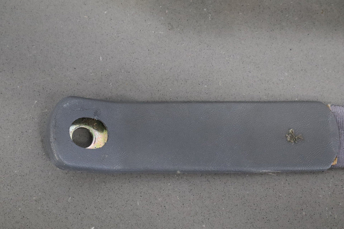 1998-2002 Chevrolet Camaro Coupe Passenger Right Front Seat Belt Gray 14B