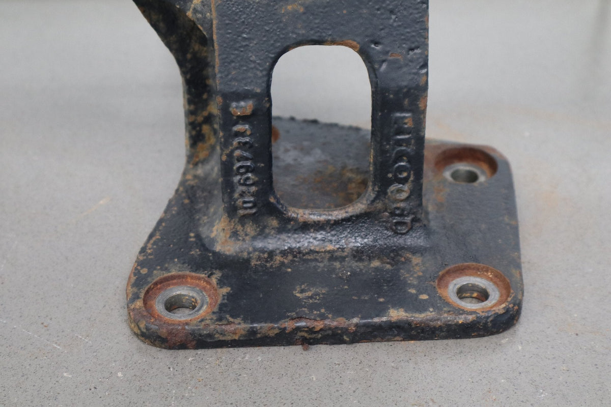 1998-2002 Chevrolet Camaro Pontiac Firebird 5.7L LS1 Pair - Engine Mount Bracket