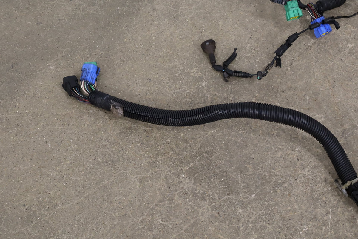 1998-2002 Isuzu Trooper 2WD Engine Wiring Harness 3.5L 6VE1 OEM
