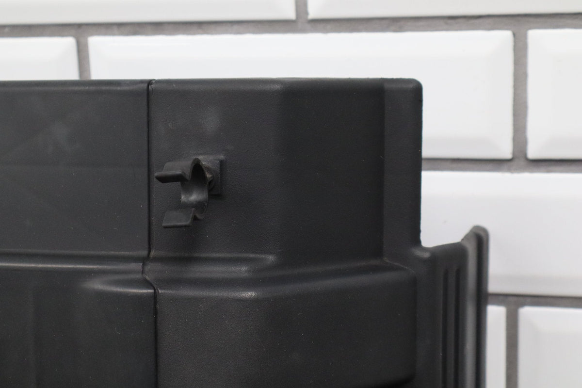 1998-2002 Isuzu Trooper 3.5L Engine Cover OEM