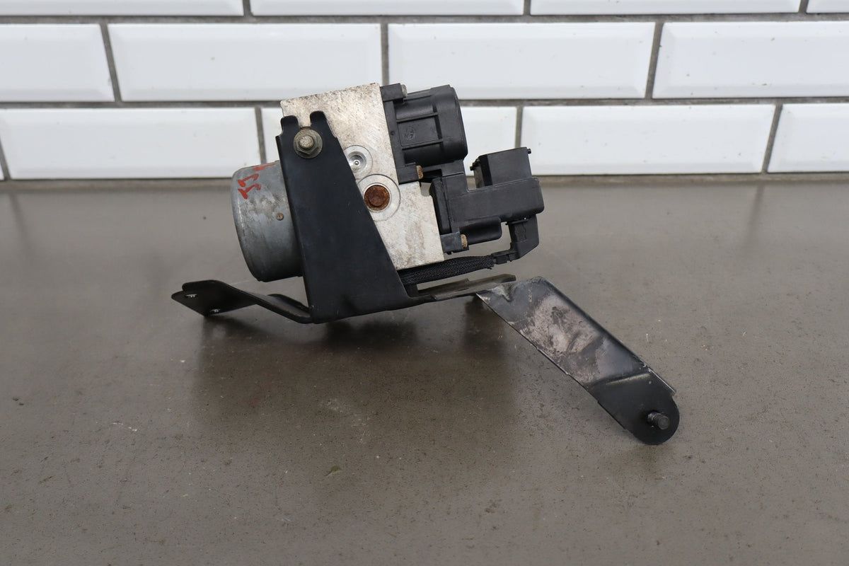 1998-2002 Isuzu Trooper ABS Brake Unit OEM