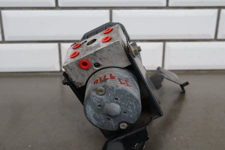 1998-2002 Isuzu Trooper ABS Brake Unit OEM