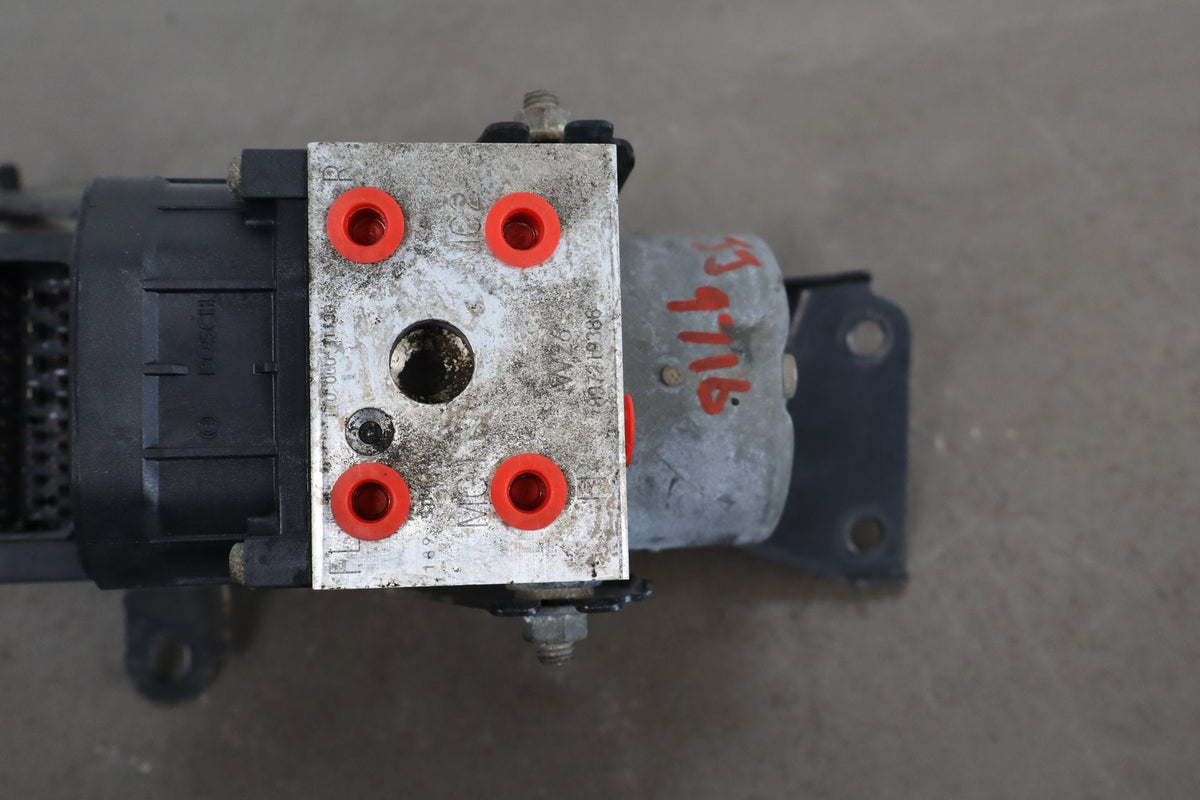 1998-2002 Isuzu Trooper ABS Brake Unit OEM