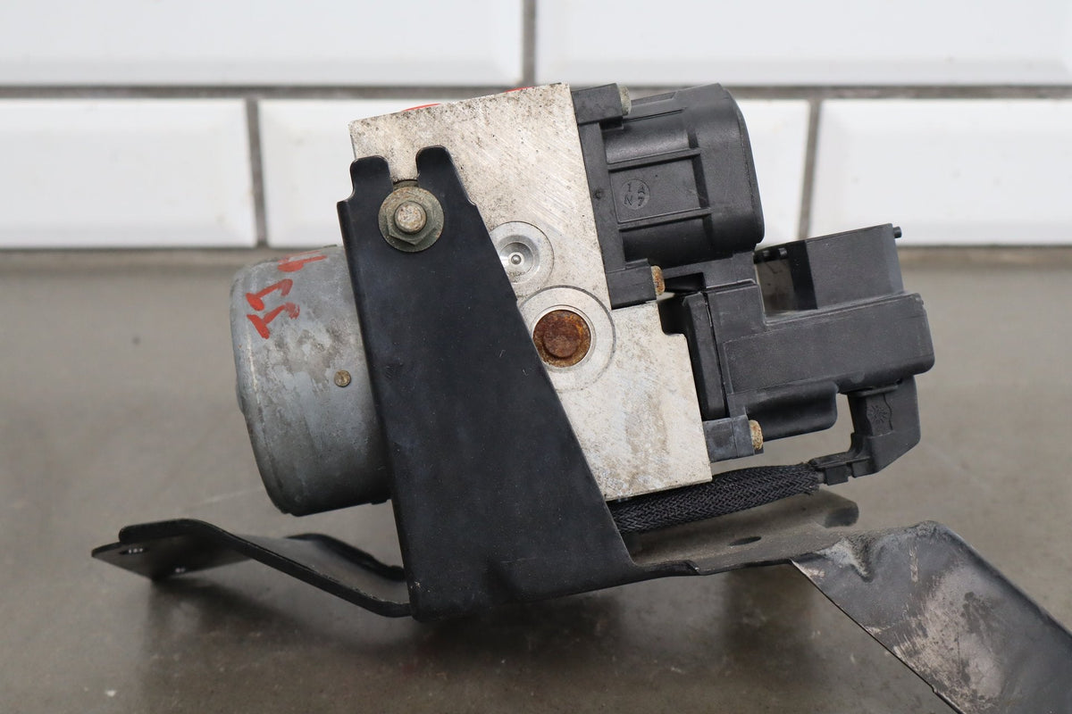 1998-2002 Isuzu Trooper ABS Brake Unit OEM
