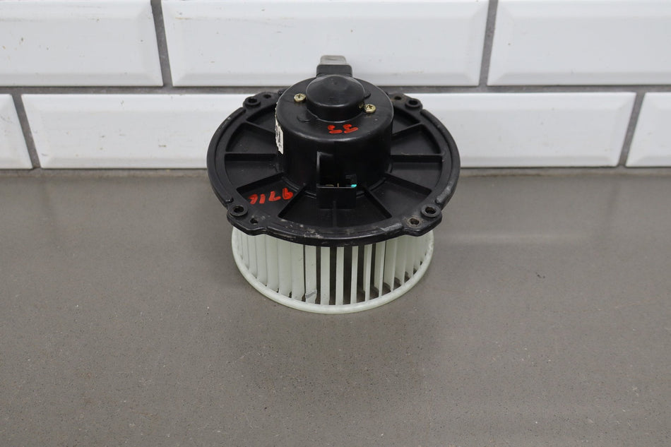1998-2002 Isuzu Trooper Blower Motor OEM