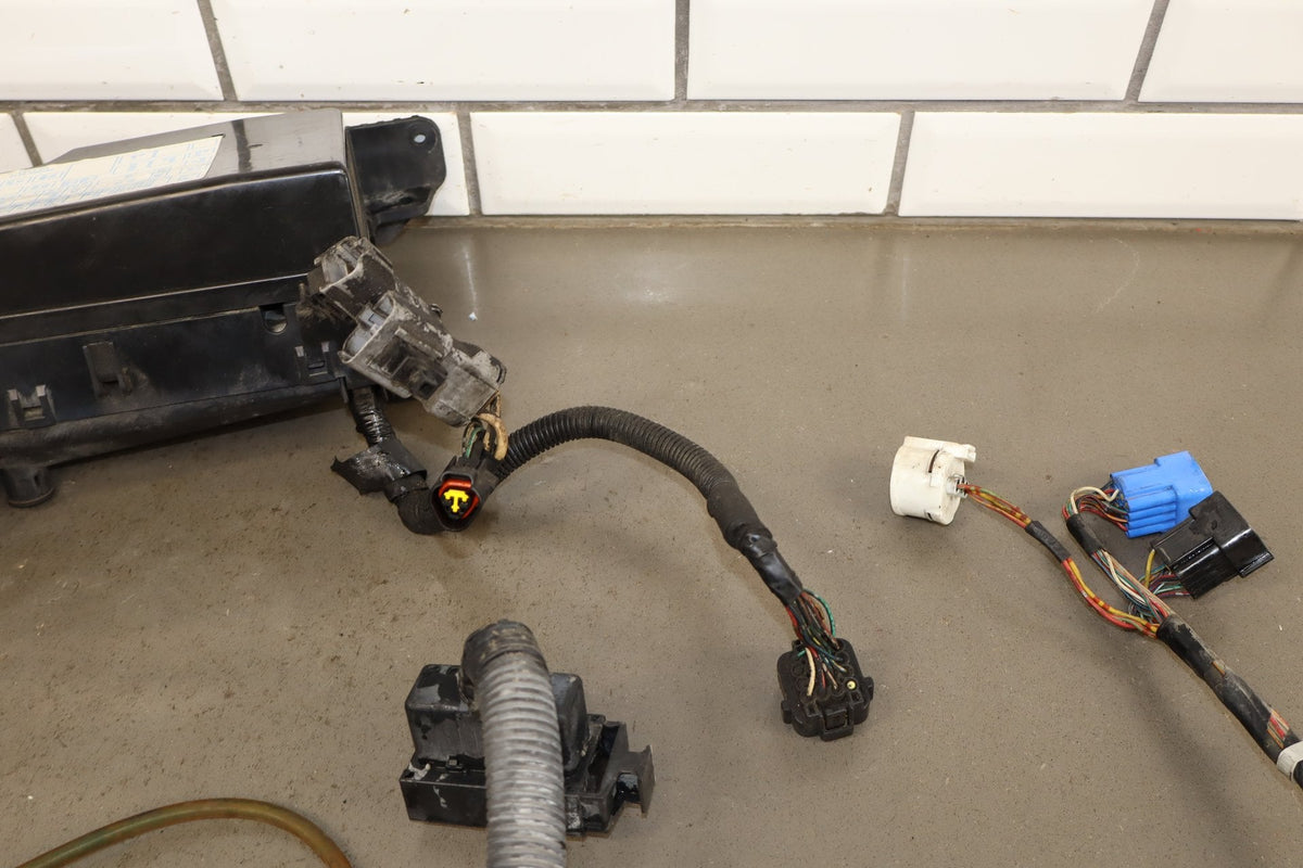 1998-2002 Isuzu Trooper Body Wiring Harness OEM