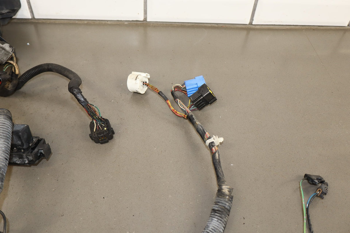 1998-2002 Isuzu Trooper Body Wiring Harness OEM