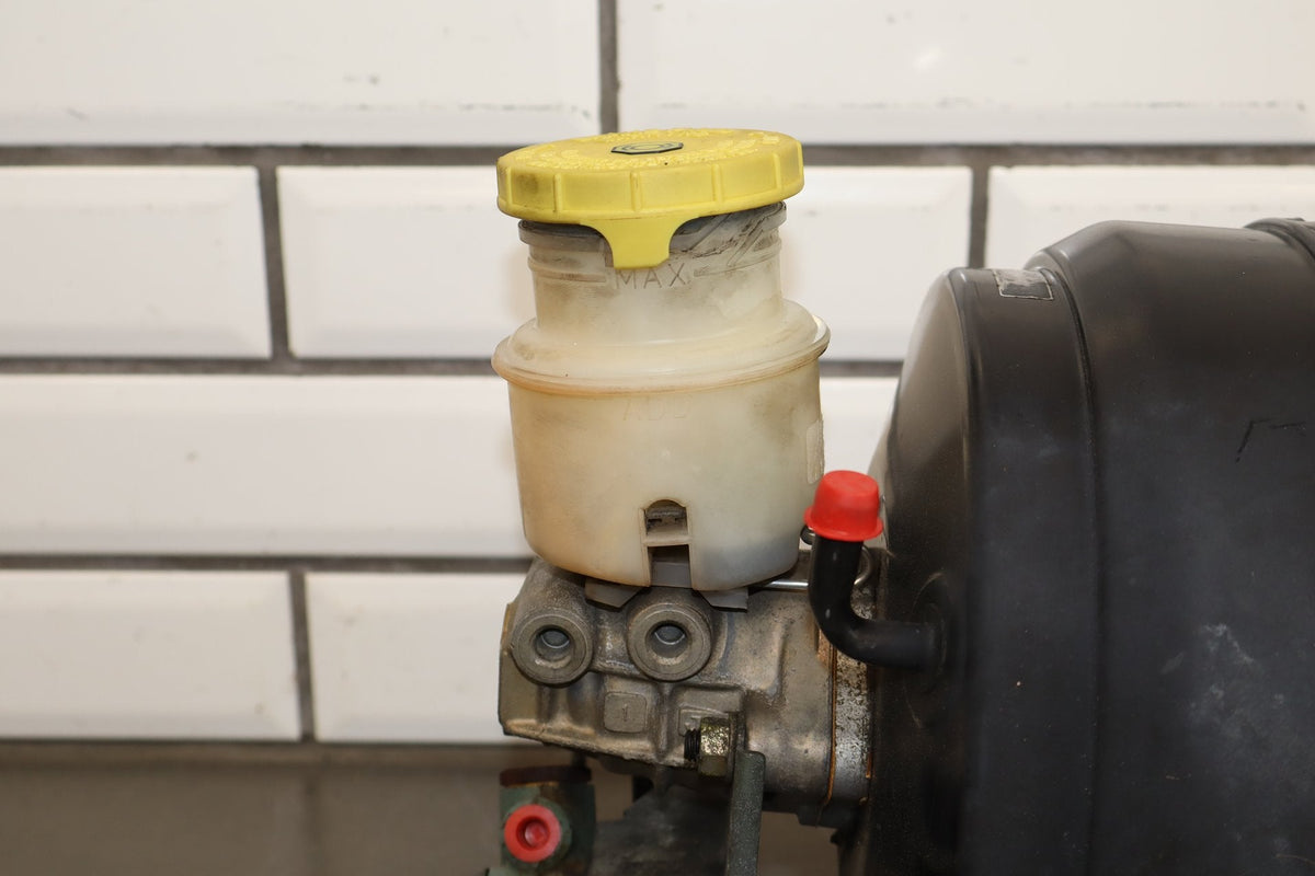 1998-2002 Isuzu Trooper Brake Booster W/ Master Cylinder OEM
