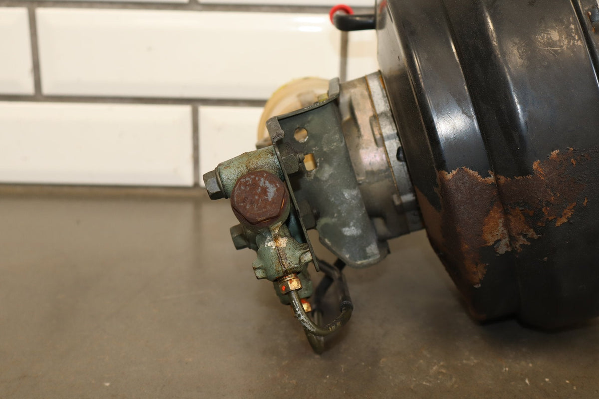 1998-2002 Isuzu Trooper Brake Booster W/ Master Cylinder OEM