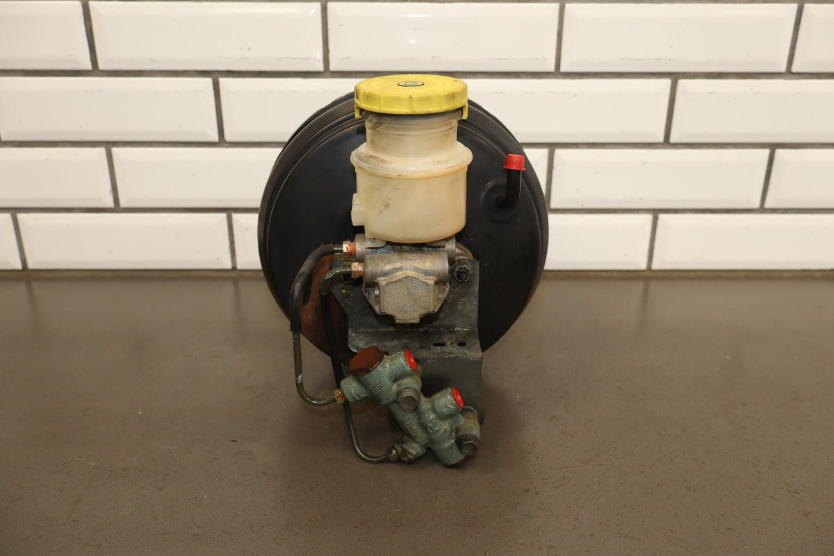 1998-2002 Isuzu Trooper Brake Booster W/ Master Cylinder OEM