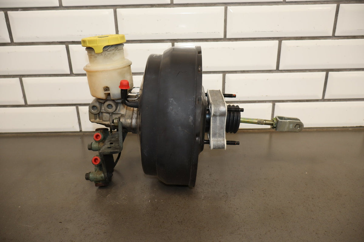 1998-2002 Isuzu Trooper Brake Booster W/ Master Cylinder OEM