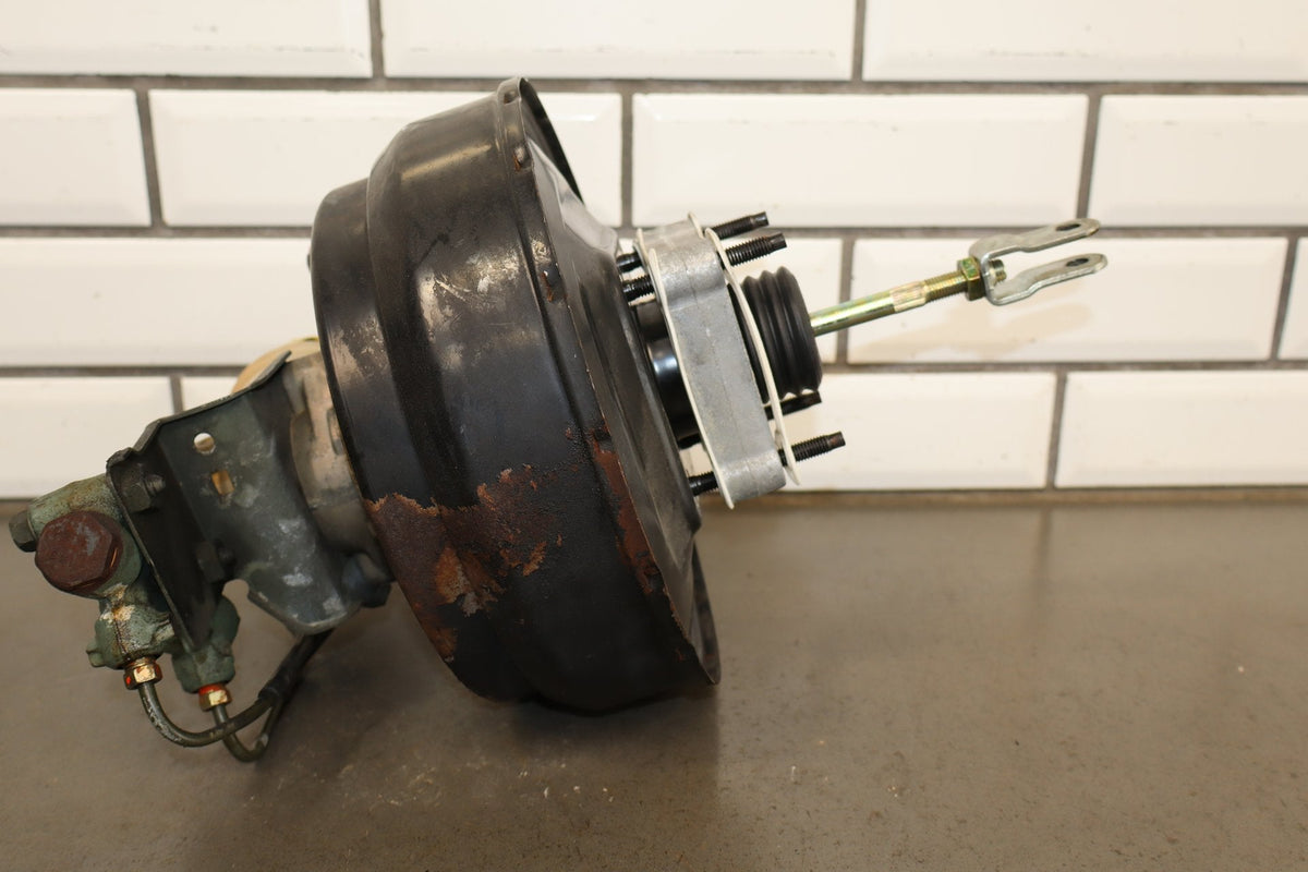 1998-2002 Isuzu Trooper Brake Booster W/ Master Cylinder OEM