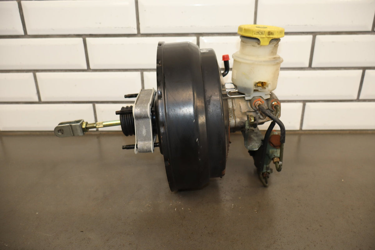 1998-2002 Isuzu Trooper Brake Booster W/ Master Cylinder OEM