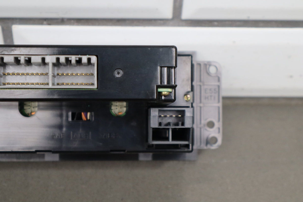 1998-2002 Isuzu Trooper Climate Control OEM