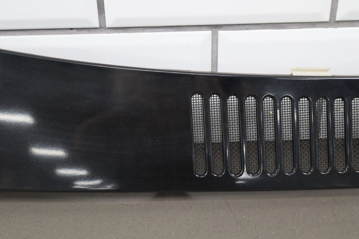 1998-2002 Isuzu Trooper Cowl Vent Panel OEM