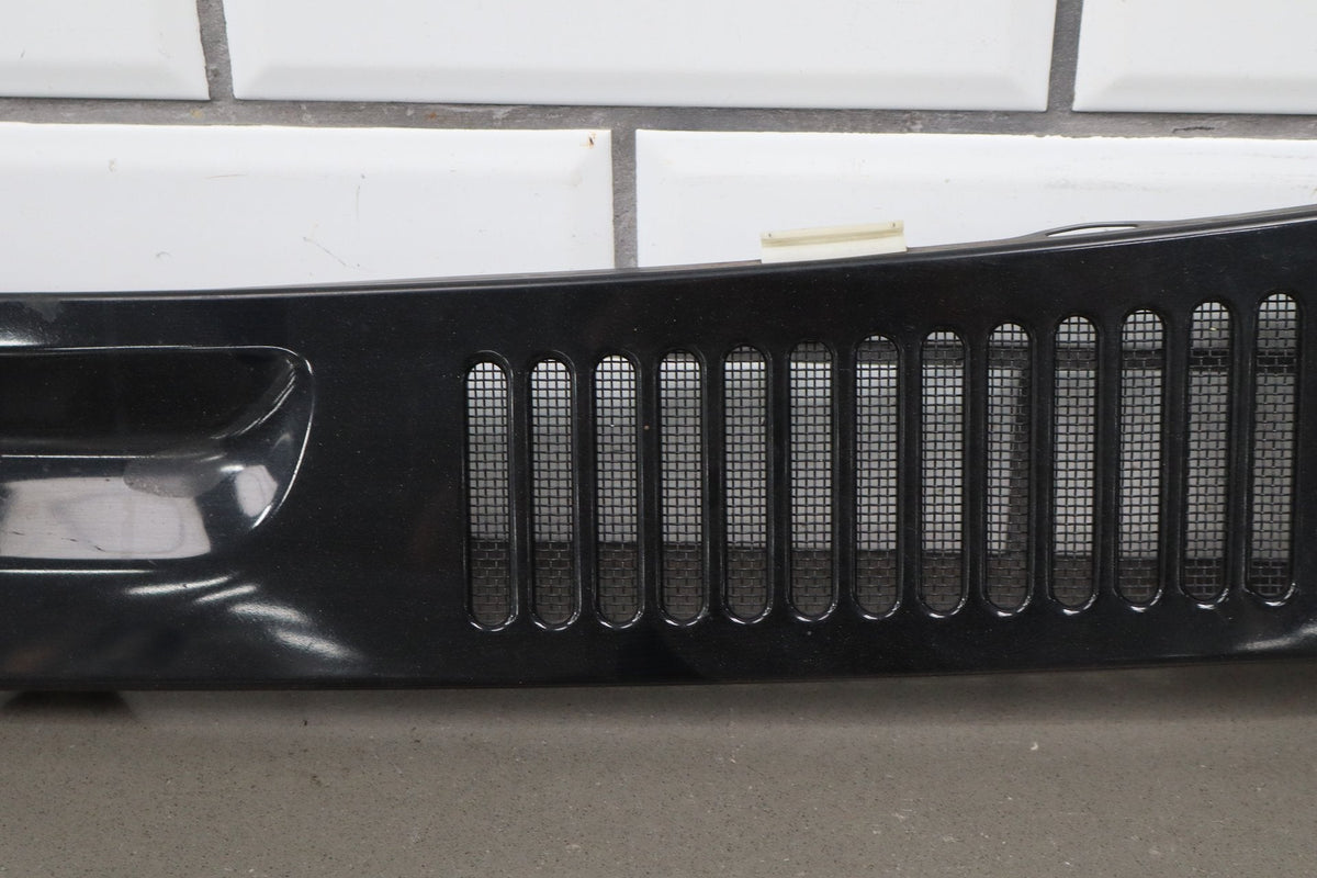 1998-2002 Isuzu Trooper Cowl Vent Panel OEM