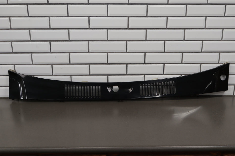 1998-2002 Isuzu Trooper Cowl Vent Panel OEM