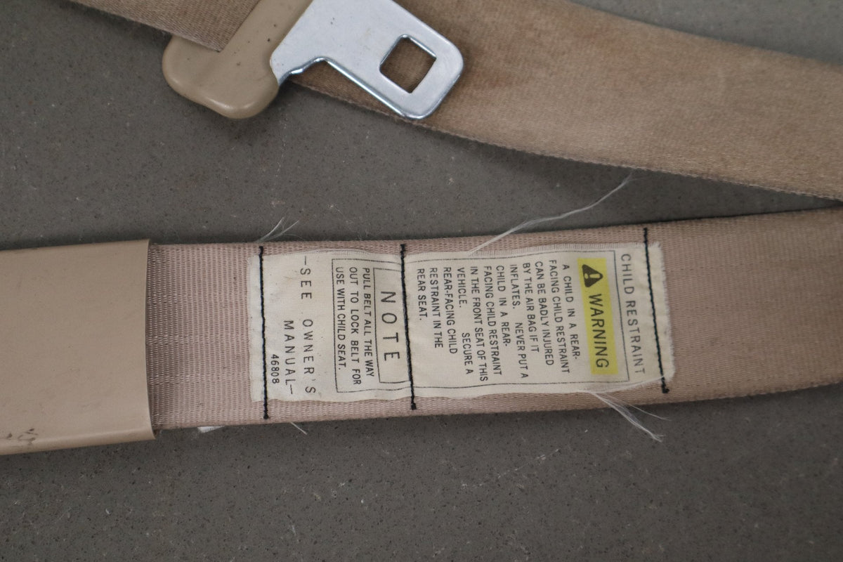 1998-2002 Isuzu Trooper Front Right Passenger Seat Belt OEM