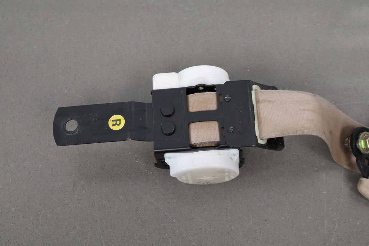 1998-2002 Isuzu Trooper Front Right Passenger Seat Belt OEM