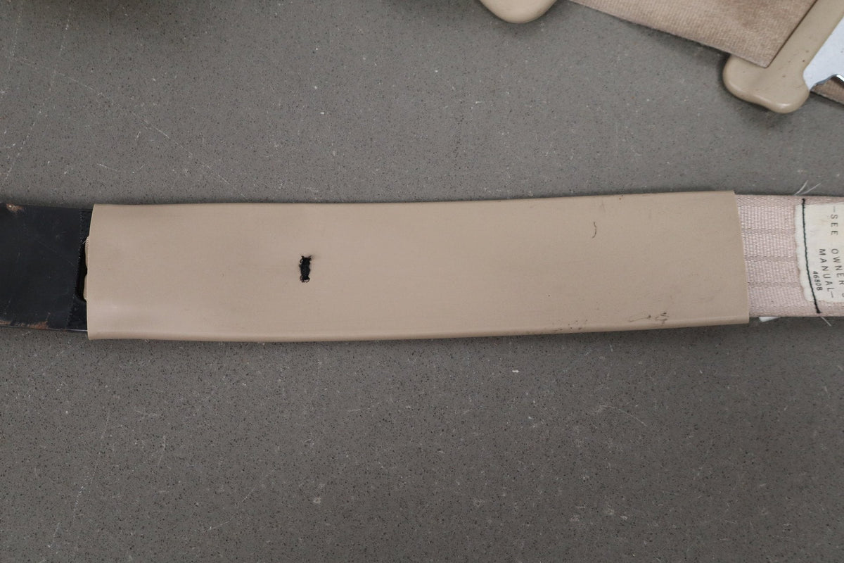 1998-2002 Isuzu Trooper Front Right Passenger Seat Belt OEM