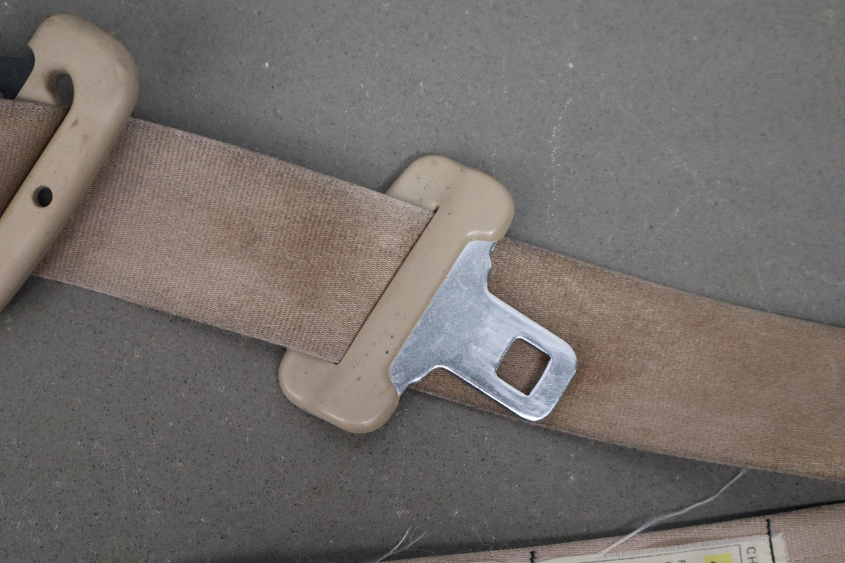 1998-2002 Isuzu Trooper Front Right Passenger Seat Belt OEM
