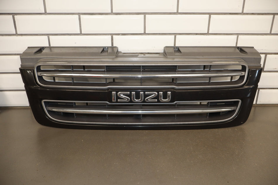 1998-2002 Isuzu Trooper Grille OEM