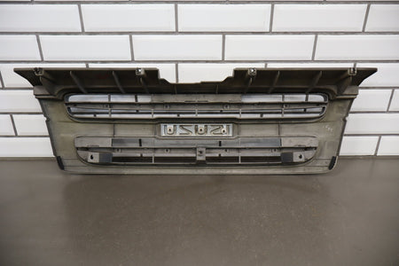 1998-2002 Isuzu Trooper Grille OEM