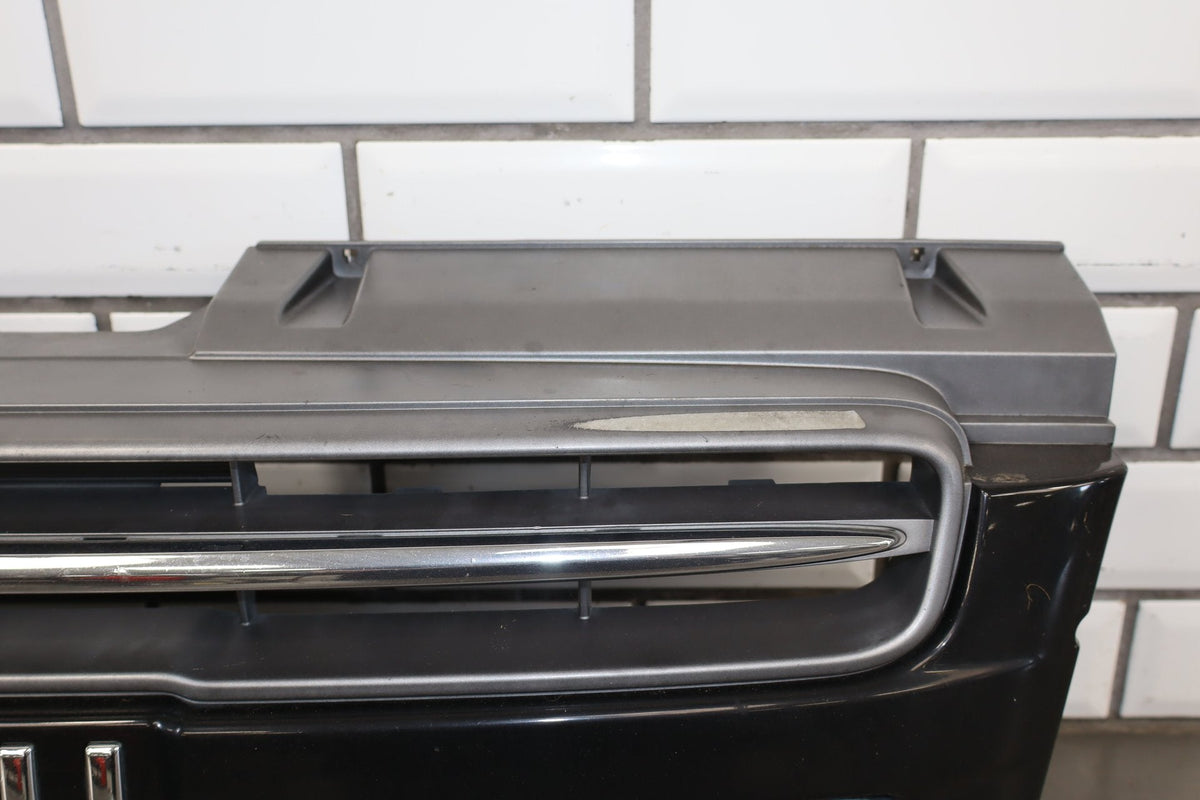 1998-2002 Isuzu Trooper Grille OEM